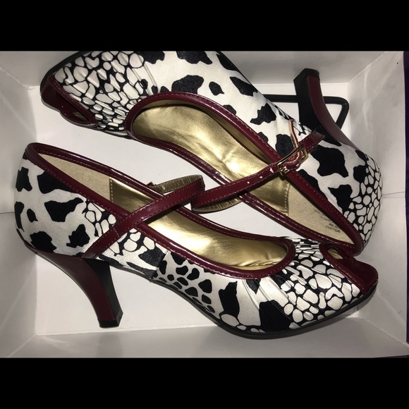 Madden Girl Black & White fabric w/ Red Heel - Picture 6 of 6